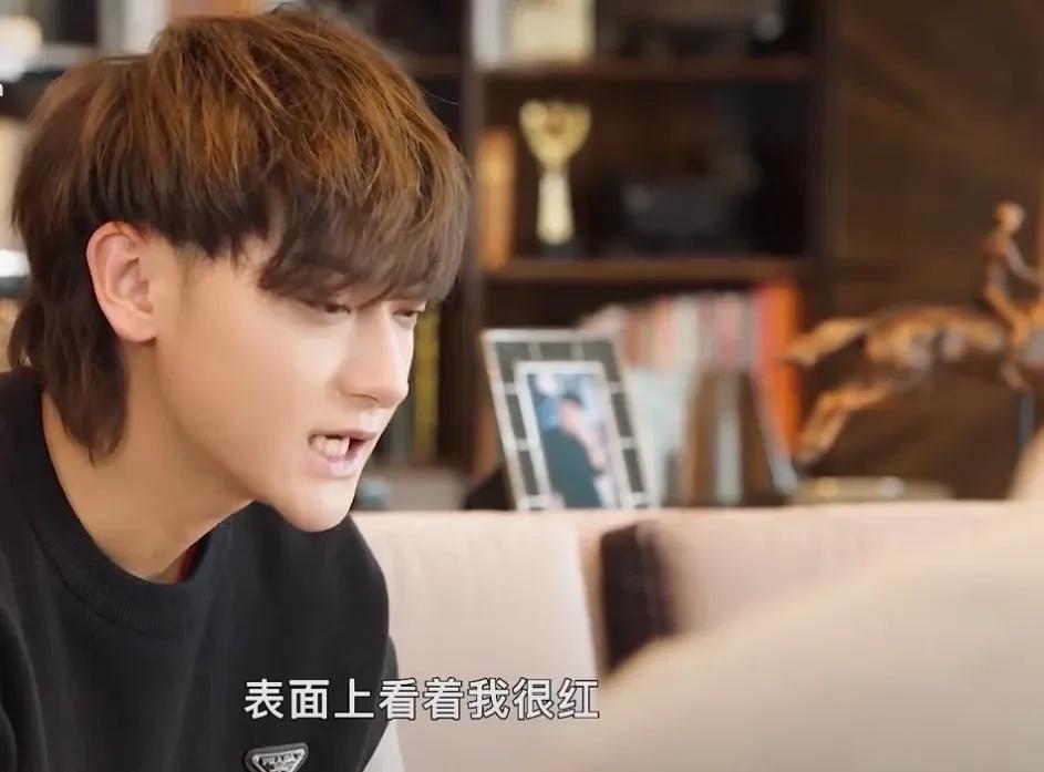 黄子韬说出了娱乐圈的黑幕[呲牙][呲牙][呲牙]为了流量，屁大点小事，公司就会无