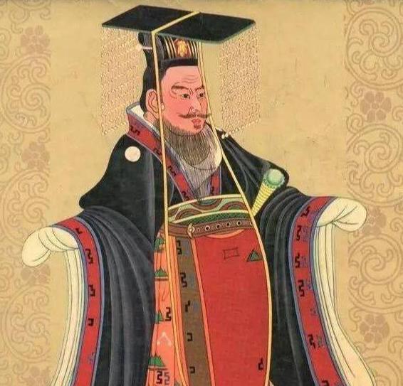 王翁须出生在很贫苦家庭，从小就是个美人胚子，而且生有一副好歌喉，在十里八乡非常有