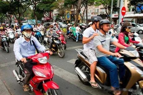 路透社报道称，随着中美紧张局势升温，越南可能会抵制与华盛顿的外交升级。

美国希