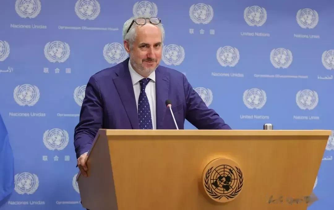 在美国窃听联合国秘书长被曝光后，联合国秘书长发言人杜加里克在记者会上严肃表示：联