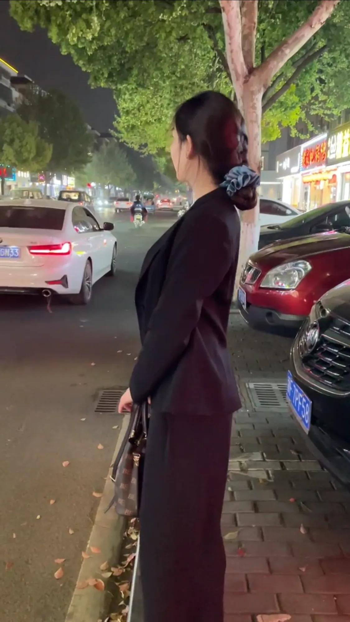 活到这个年纪，己经没有兴趣给别人留下好印象了，你所见即是我，你觉得我好，我就好，