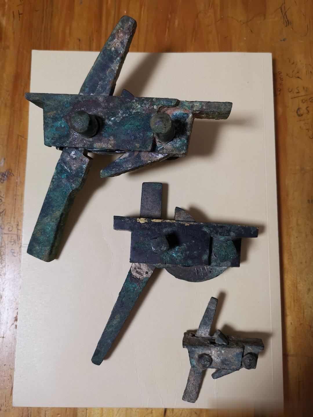 古代重型、中型与袖珍弩机的区别，最小的袖珍弩机也就是《关云长》等电影中表现的骑兵