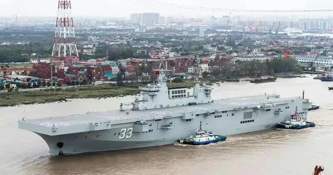 中国海军不再遮遮掩掩，第三艘075型两栖攻击舰亮相实战演习，引发岛内热议，赖岳谦
