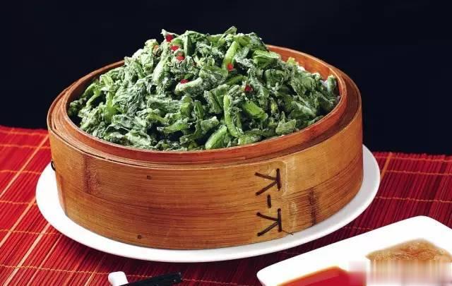 蒸茼蒿  #中医食疗方##超能新星汇##很难不动心# 材料：茼蒿、面粉做法：茼蒿