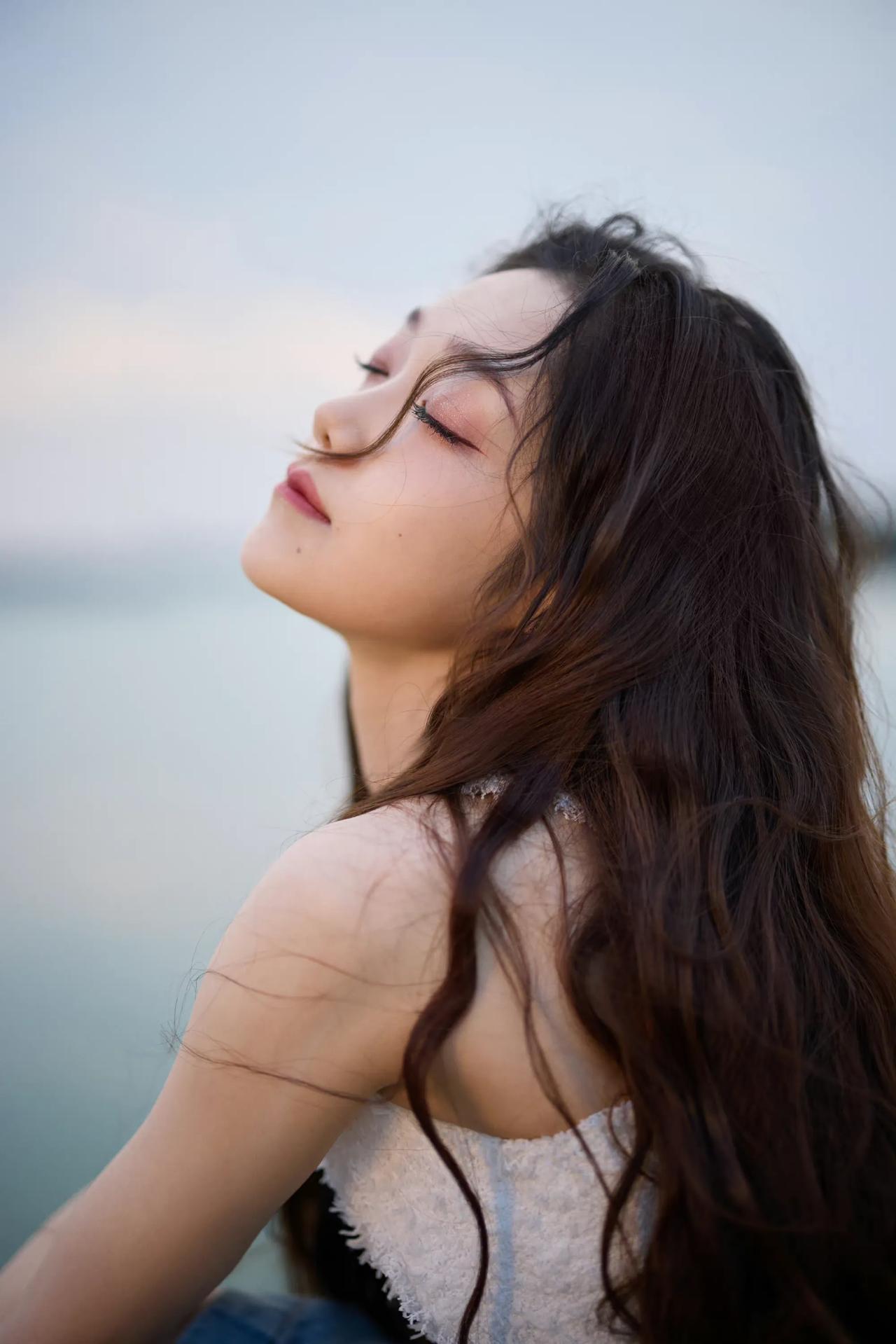 希林娜依高

冬日骄阳点亮飒爽