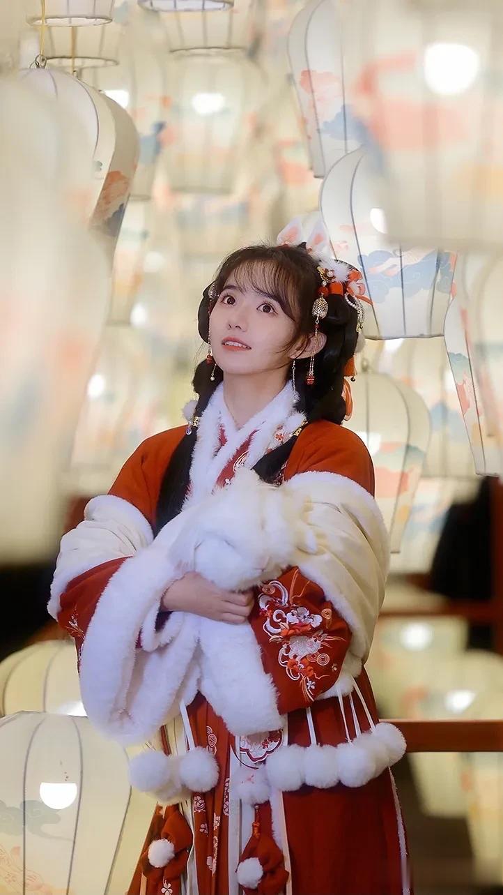每个人，都在奔赴各自不同的人生。前路漫漫，无论心情如何，都有自己的路要走，都有自