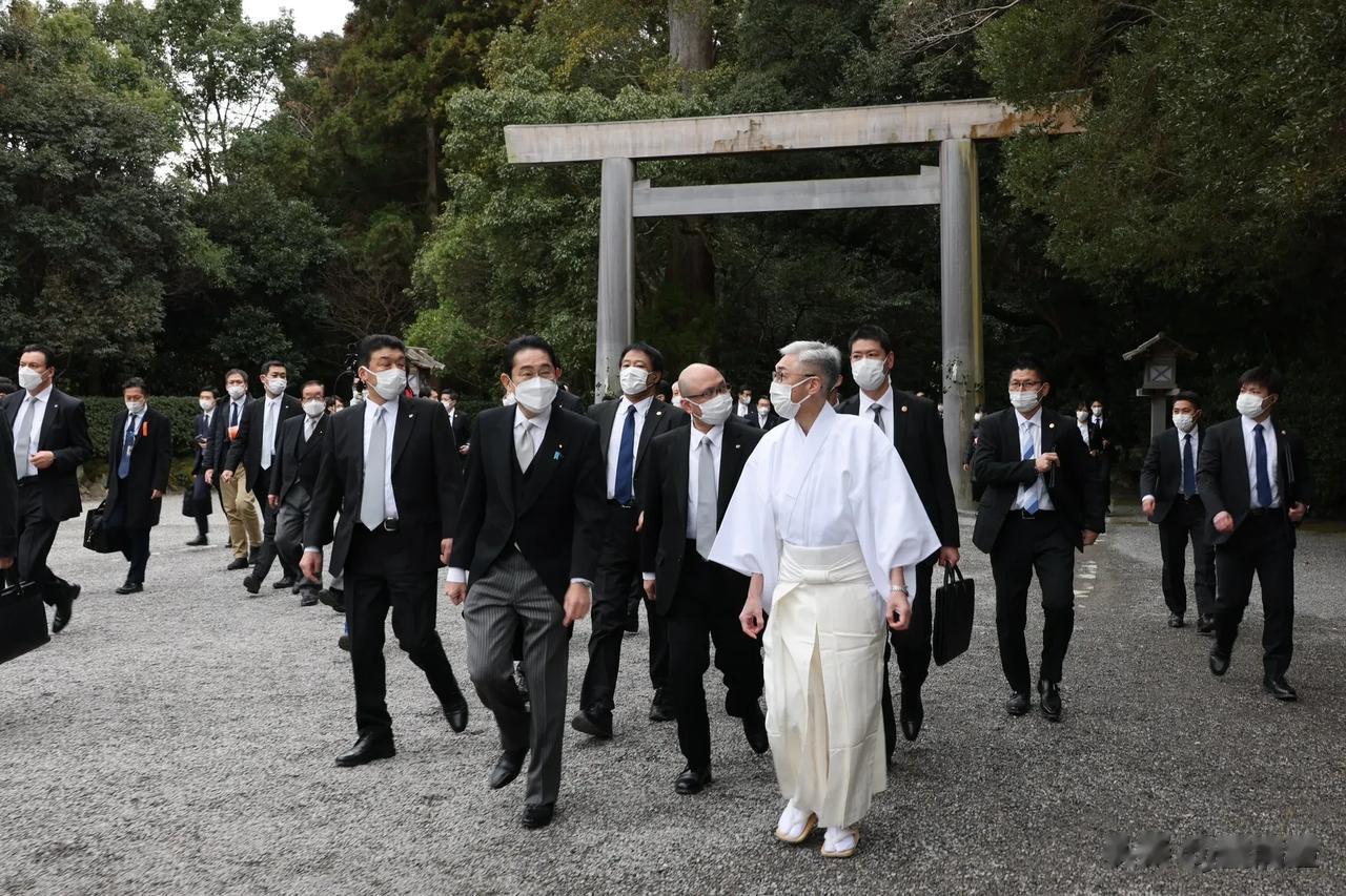 日本内阁总理大臣兼自民党总裁岸