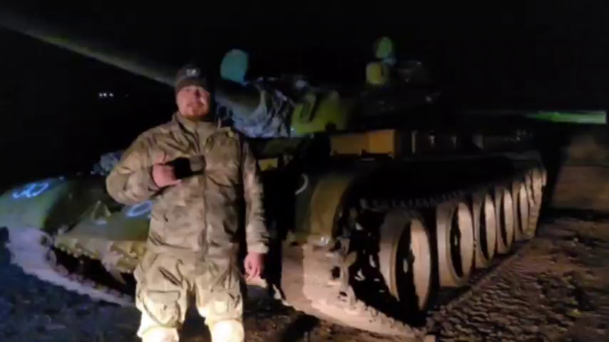 螳臂当车？戏剧性一幕！博物馆级T-54/T-55坦克现身俄军札波罗热前线！T-5