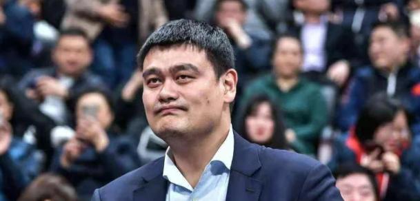 姚明回应新疆男篮退出 CBA ：把比赛带回到球迷身边，是第一要务。
就在新疆男篮