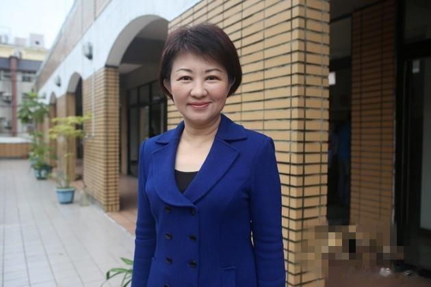 今天国民党的难题都是自己造成的。从最新民调来看，赖清德在民进党的支持者已有9成，