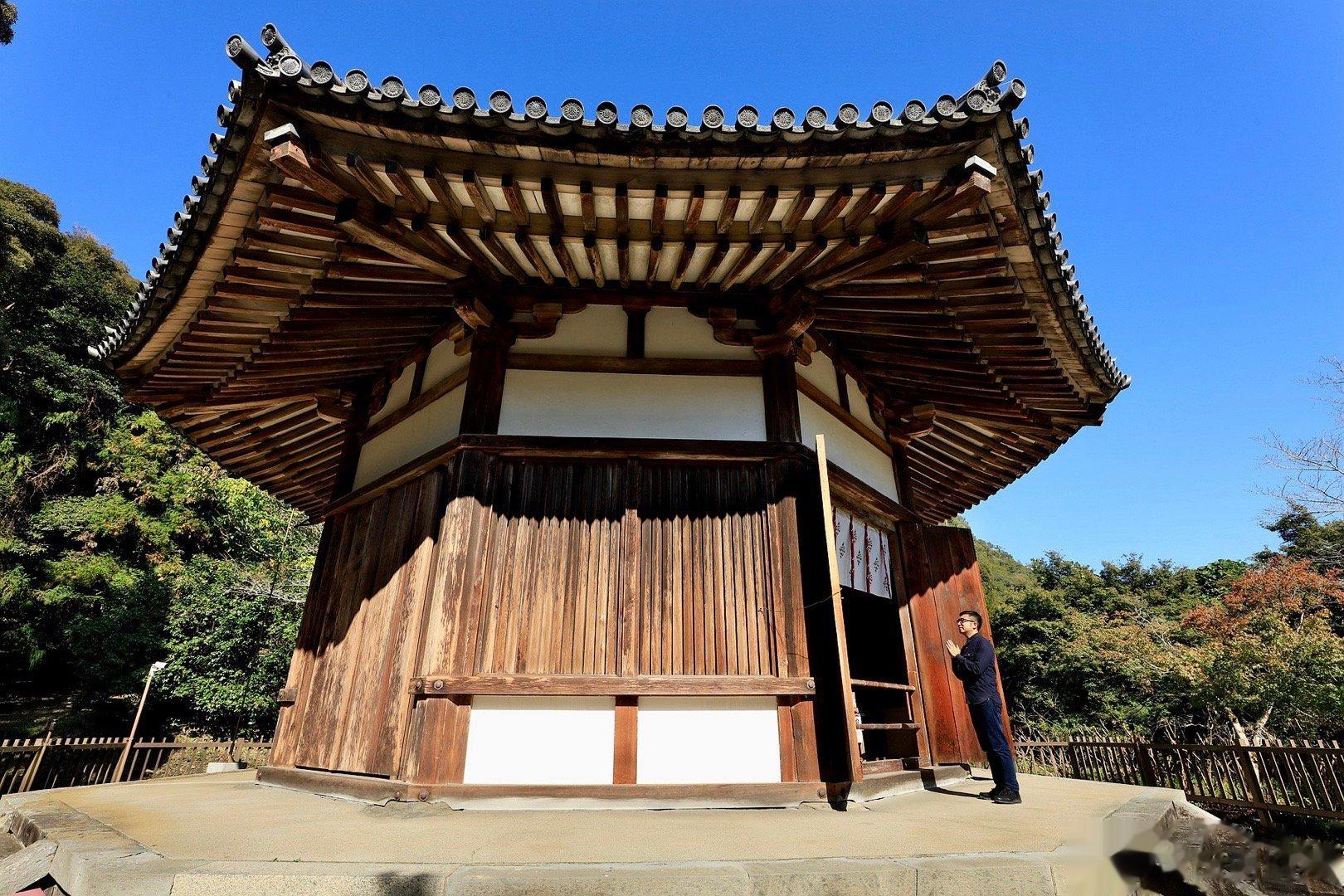 日本国宝古迹巡礼 12荣山寺八角堂  8世纪 奈良室生寺金堂  9世纪 奈良净土