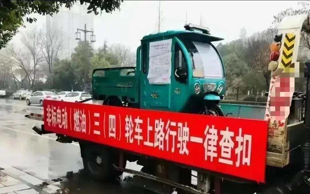 商丘人民万万没有想到，一夜之间时光倒流了！沉睡闲置多年的人力大板车，居然变成了香