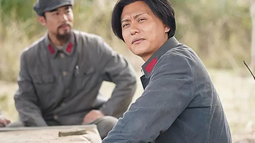 毛主席指挥，压着敌人30个团打的败仗，究竟是怎么一回事？

长沙战役指的是毛泽东