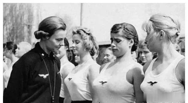 1945年，约有五十万德国女兵被遗留在战场上无法回家，而她们的遭遇又是怎样的悲惨