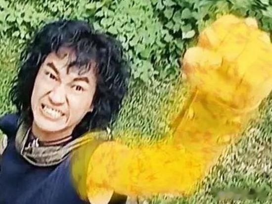 步惊云：我断臂鬼哭狼嚎，杨过：我断臂绝处逢生，他：都让让！
提到演员何润东可以想