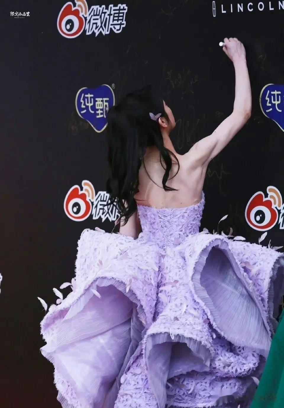 震惊了，娱乐圈小甜妹田曦薇居然是肌肉萝莉