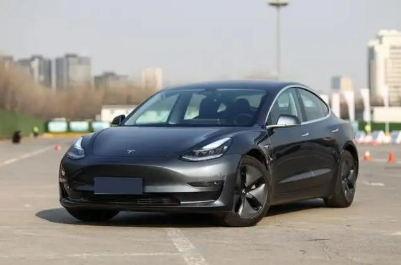这款国产豪华纯电登场之后，Model 3不会退出市场吧！搭载了埃安双王牌技术的H