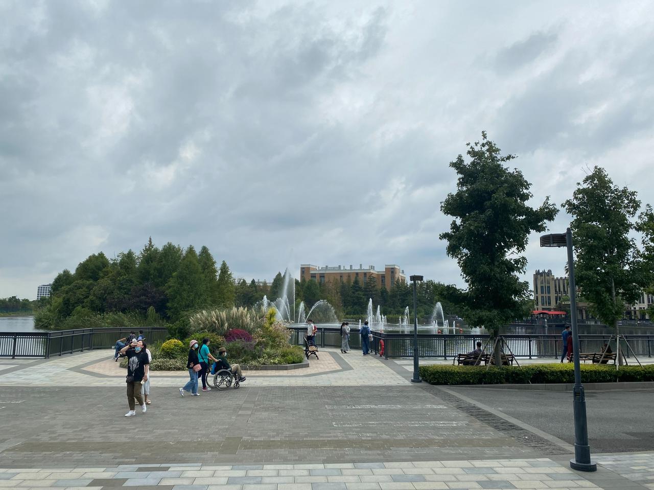 突然心血来潮，直冲“比斯特”，