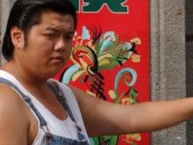 香港娱乐圈中的5位胖子演员！
第1位是林子聪，林子聪曾多次和周星驰合作，非常的默