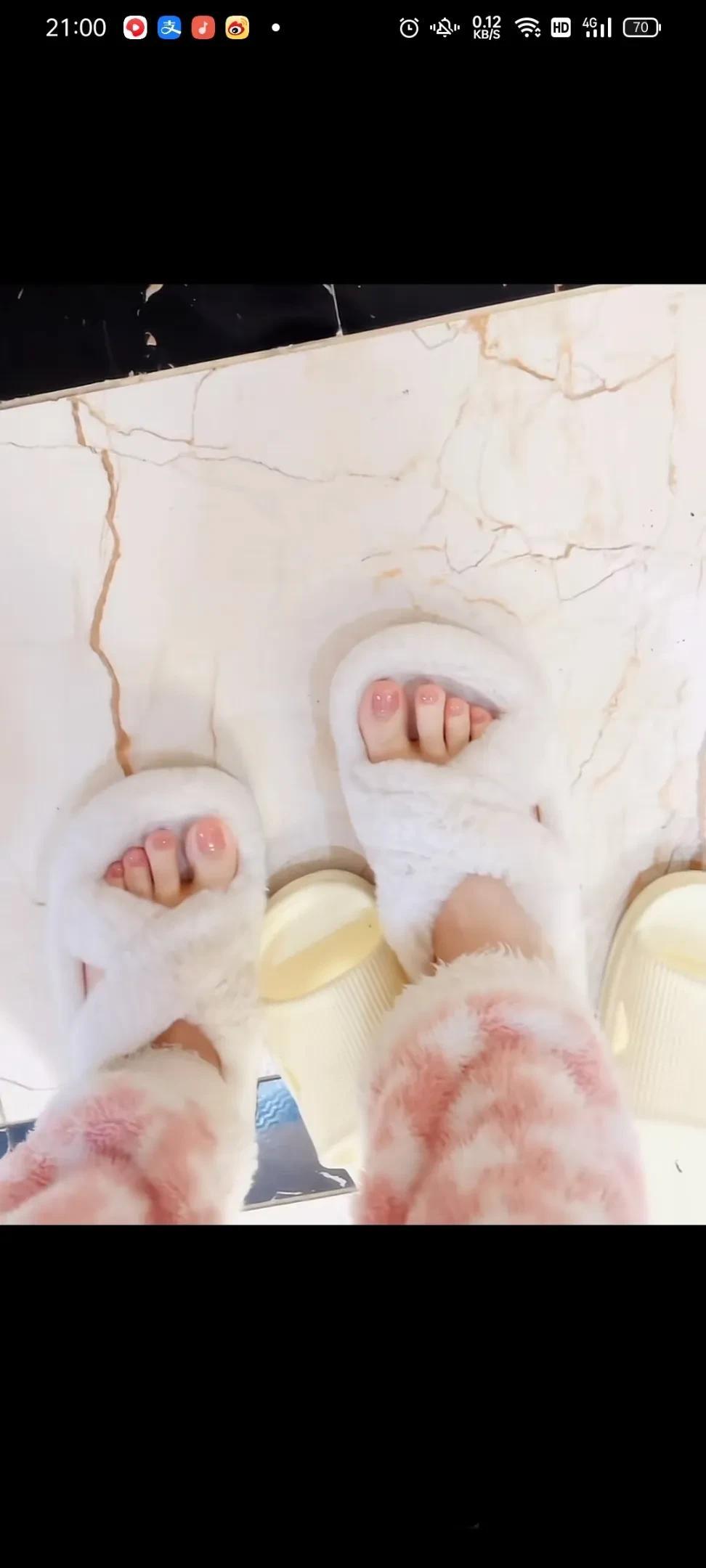 有人问怎么去美元化？其实很简单你把所有的美元外汇全部兑换成卢布不就行了吗？反正合