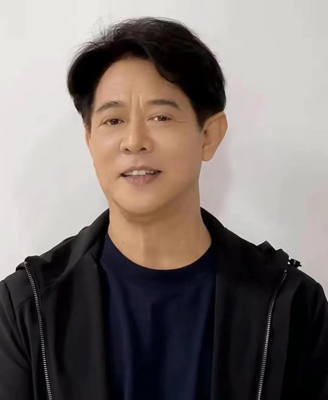李连杰整容了吗？

李连杰日前