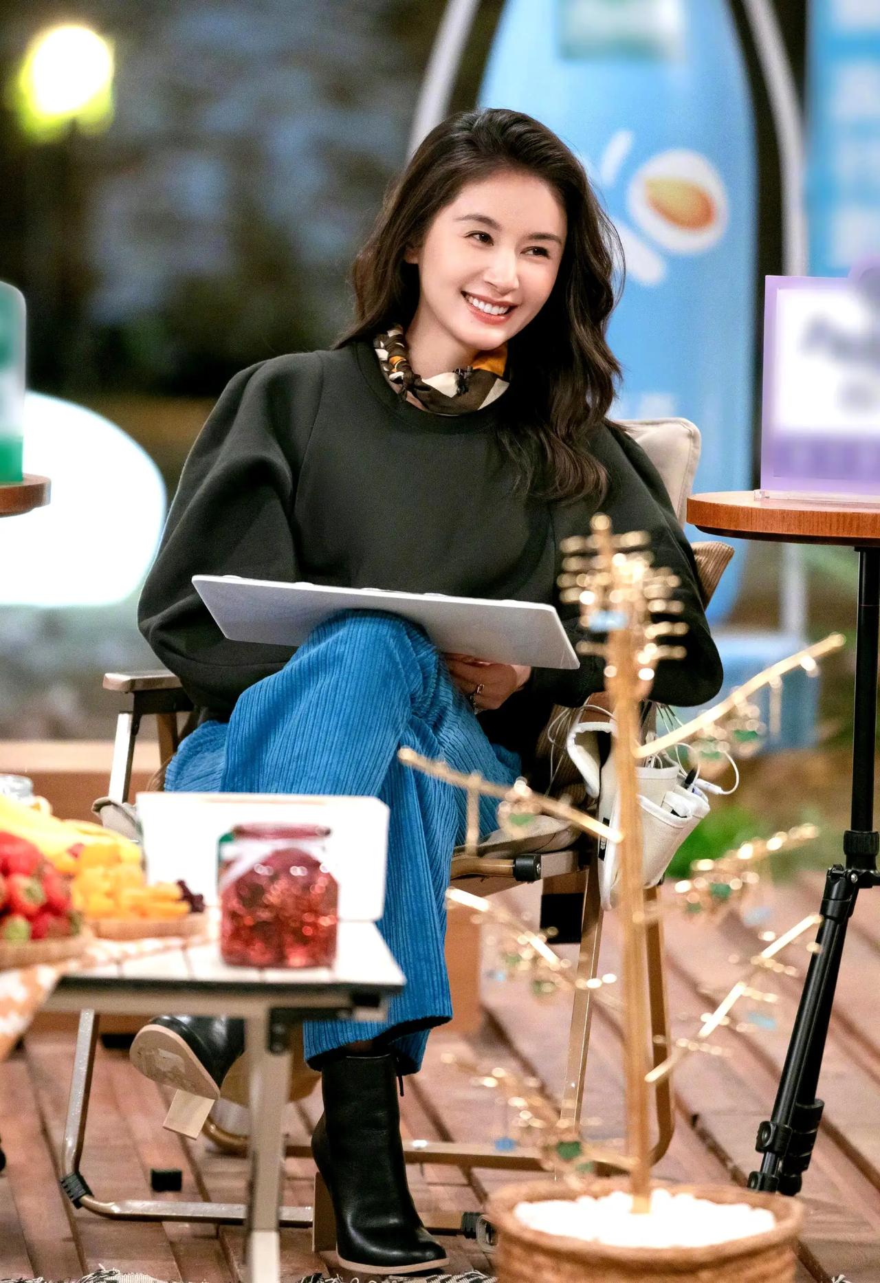 小个子的王子文被称为演艺圈的行走时尚教科书，她总能把150的身高穿出170的既视