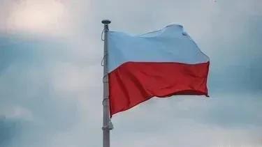 波兰之声撰文，波兰社会现在正在准备与俄罗斯联邦开战，这让人想起波兰政府在20世纪