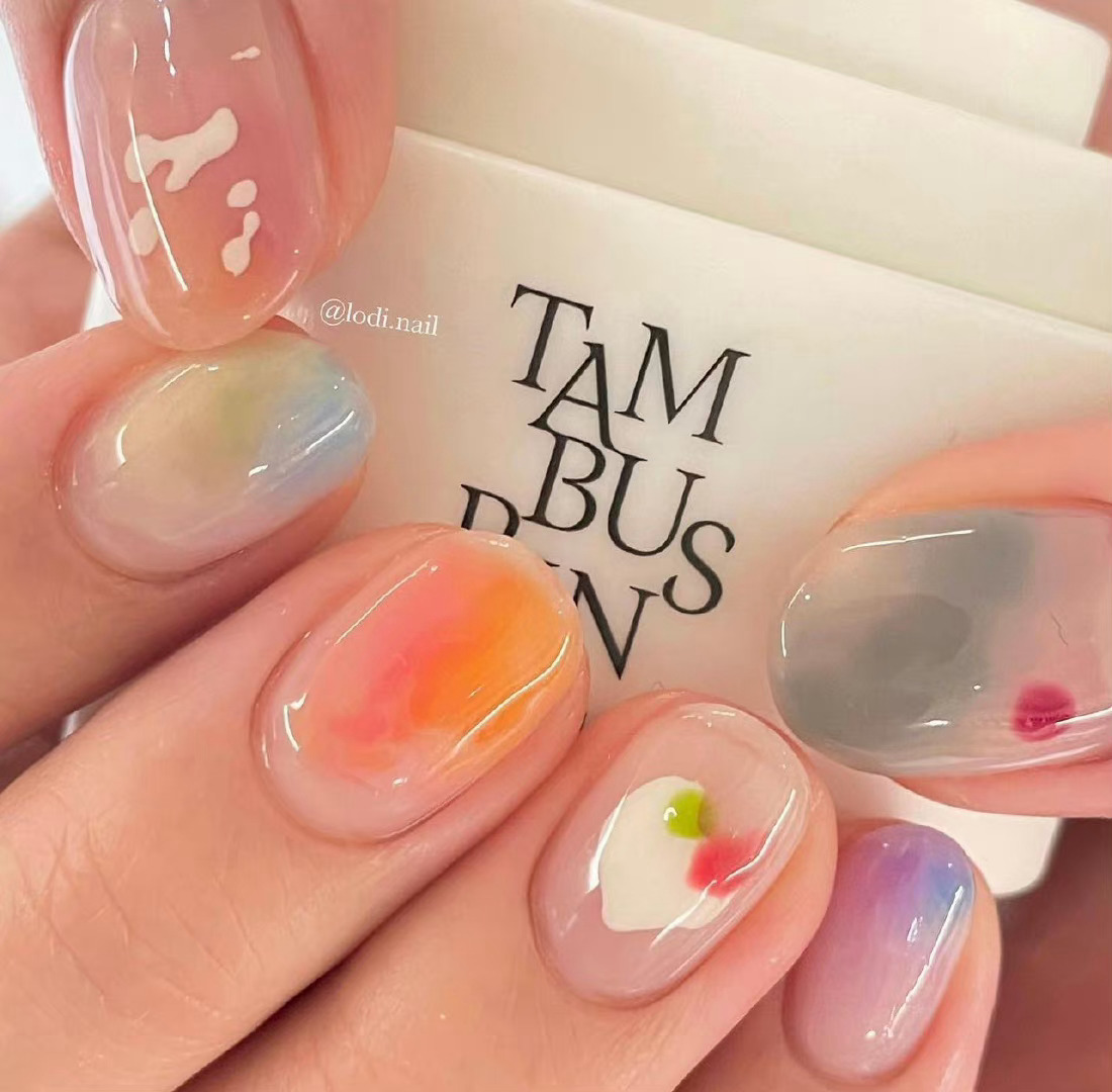 美甲师我被美的睡不着了[哇] 春分过了 姐妹们该换新美甲啦 ​​​