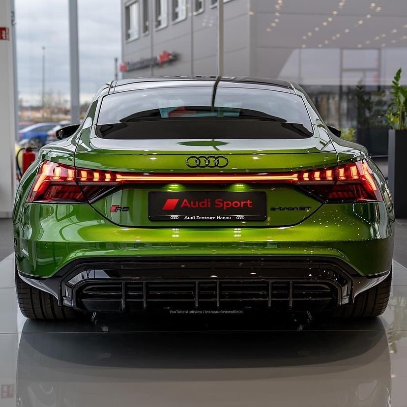 电动时代，要不要冲？Audi RS e-Tron GT💚 ​​​
