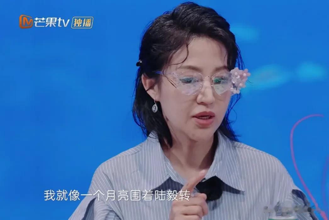 退隐女明星鲍蕾，不经意的一次发声，撕开了多少中年女性遭遇的困境，陈乔恩、刘芸都沉