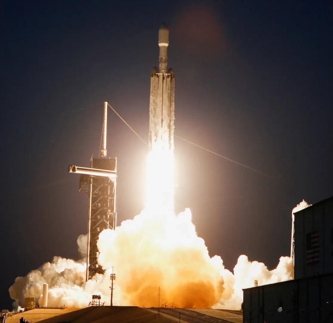 SpaceX 猎鹰重型火箭搭载
