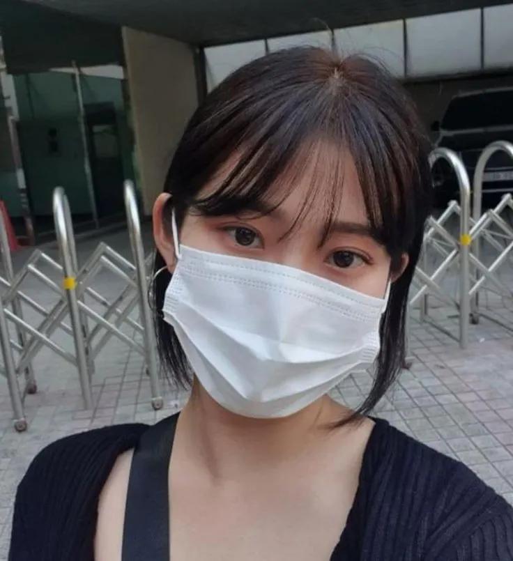 我真的很后悔，
我曾经在一家公司干了12年，但是最终还是选择辞职离开了。当时的我