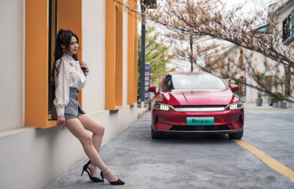 30540辆！比亚迪秦彻底颠覆了车主对燃油车的认知！比亚迪秦的1月销量是1418