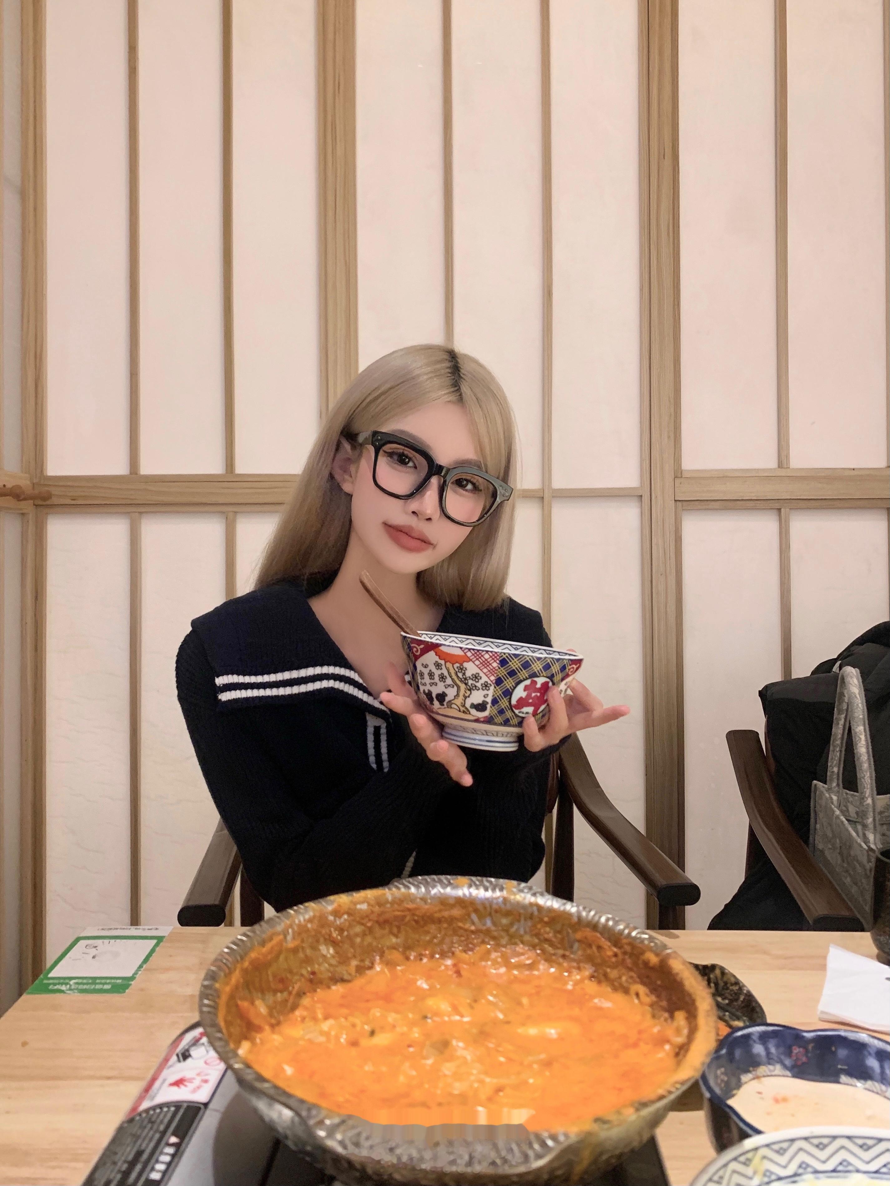 <p>吃嘛嘛香🍱 ​​​</
