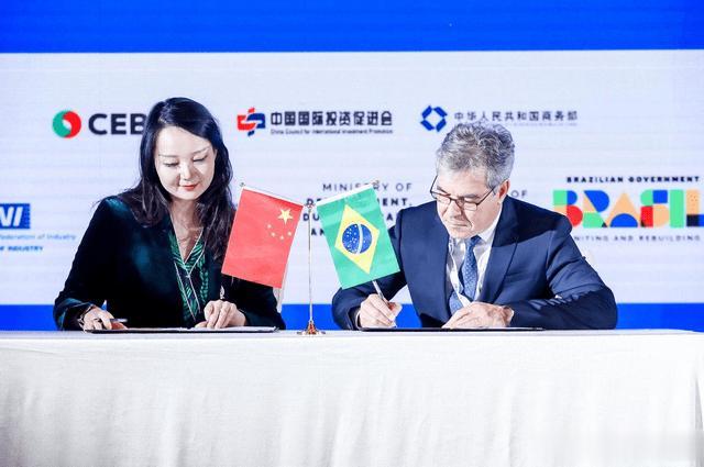 去美元化，没有某些专家说得那么难

在很多专家嘴里，去美元化至少还要50年。

