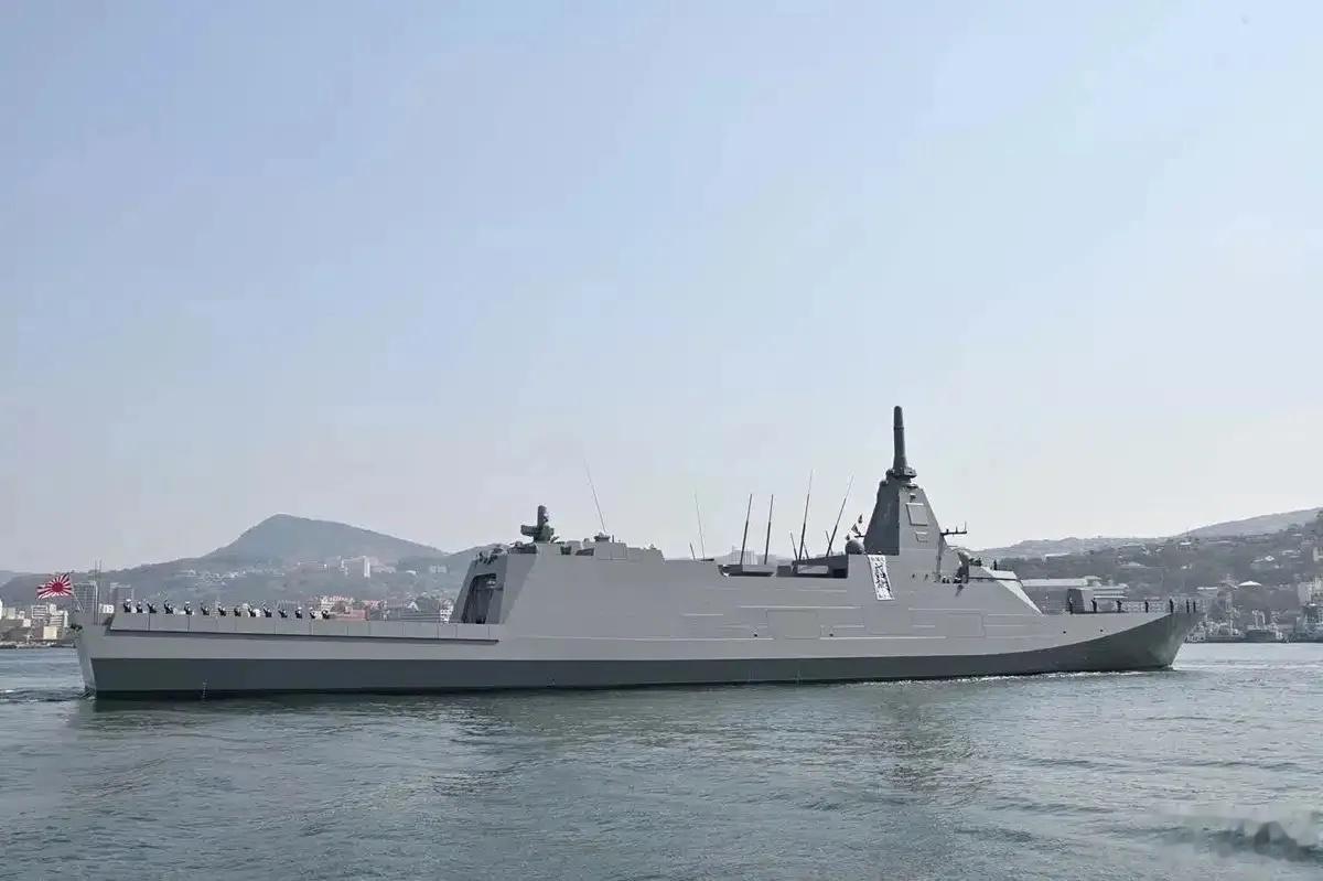 30FFM护卫舰的4号舰“三隗号”交付使用了，3号舰刚在去年服役，基本上每年一艘