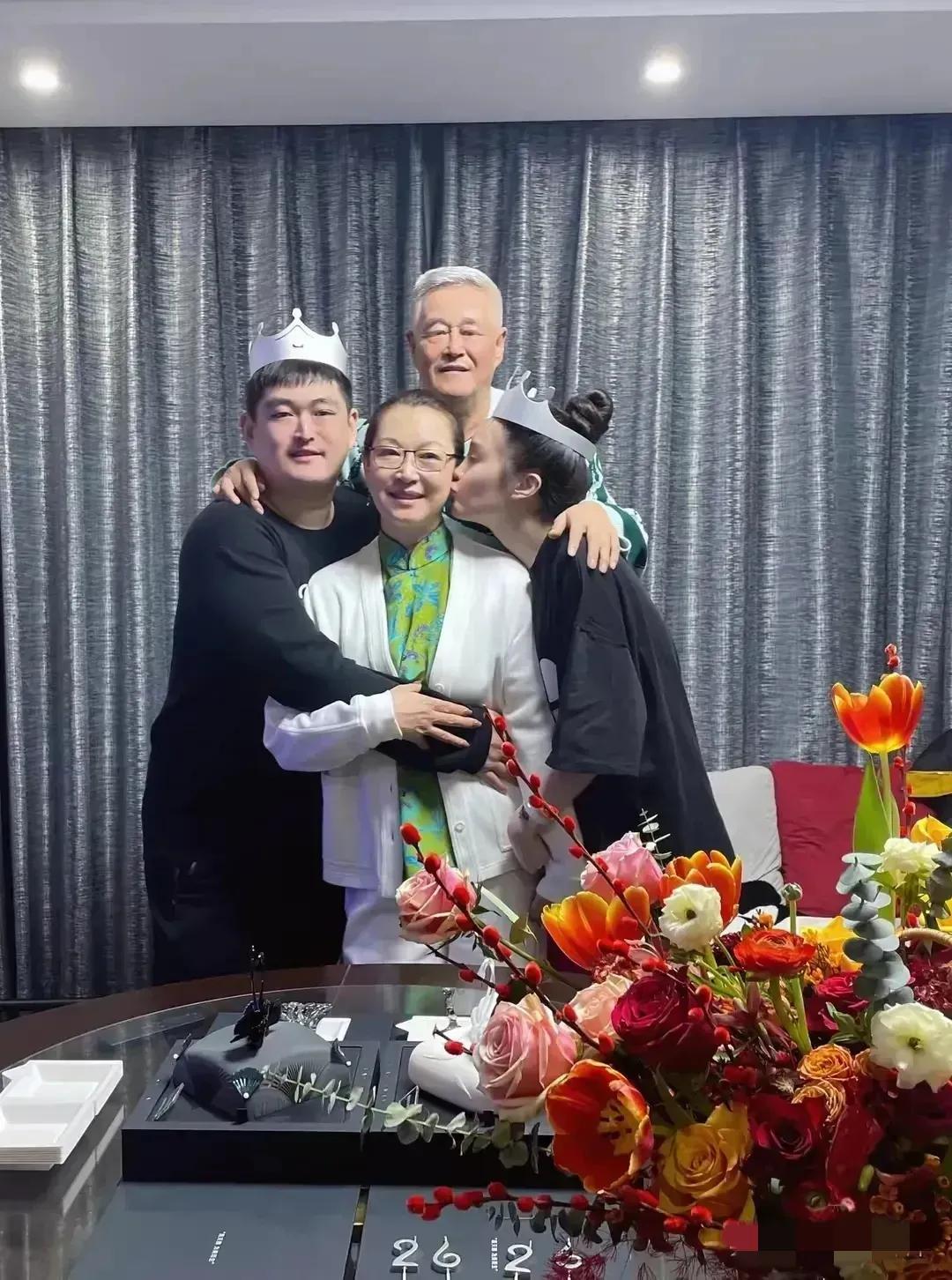 66岁的喜剧大师赵本山可谓是人