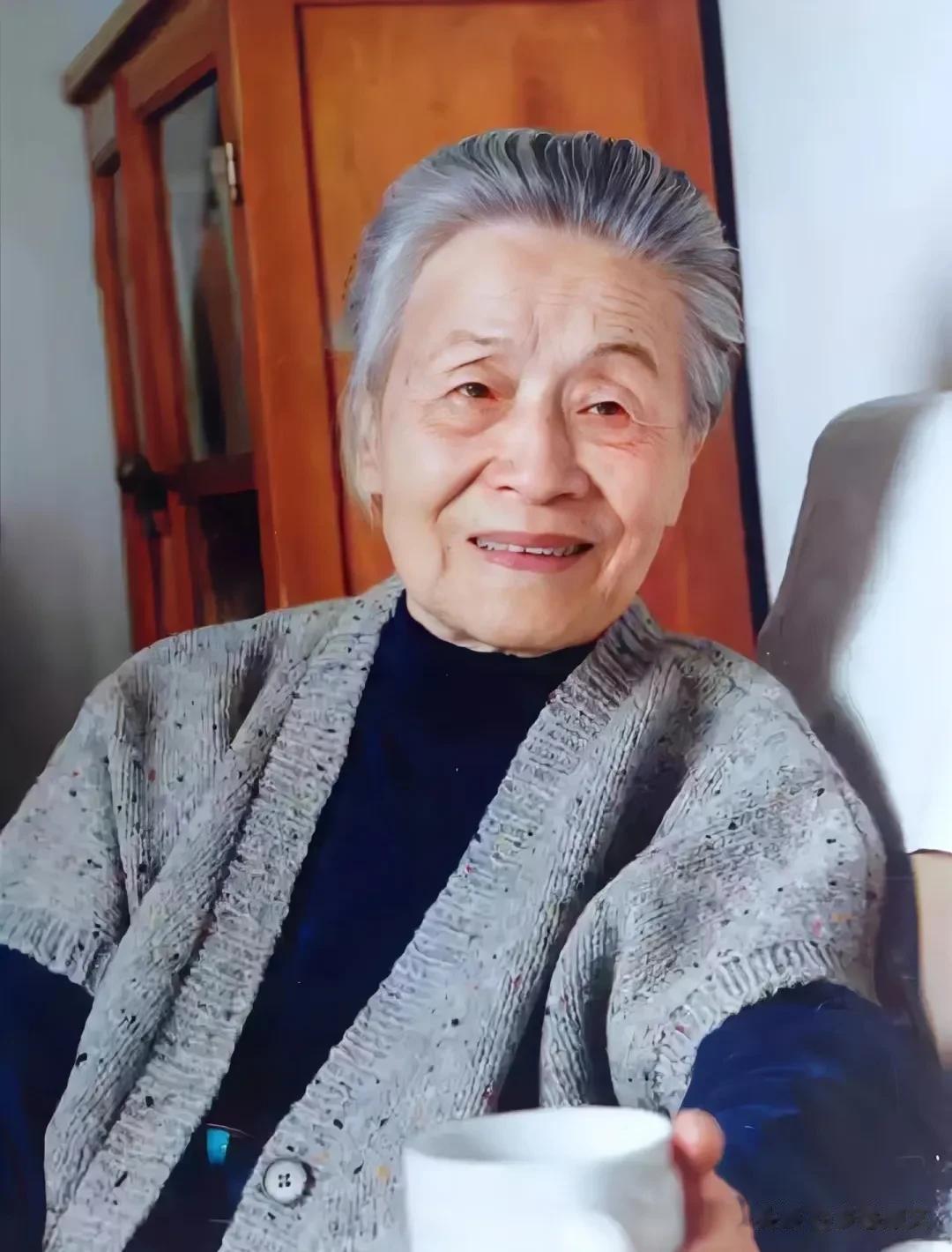 杨绛：什么是一个人的气质！
      气质，能看到一个人的过去，气度，能看到一