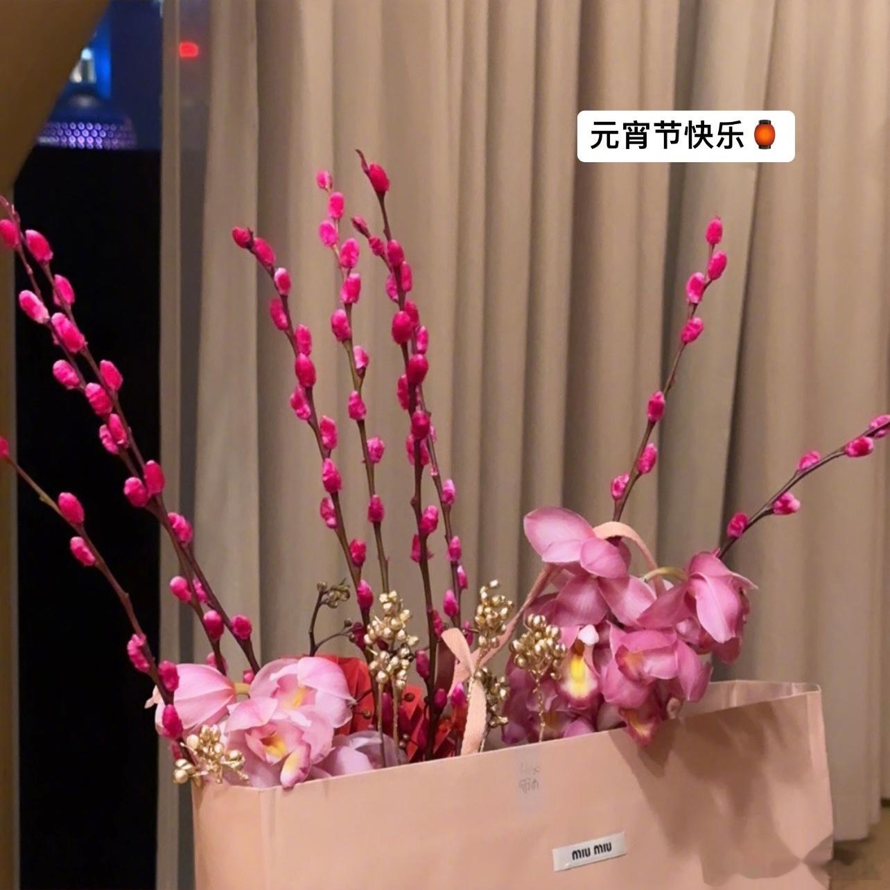 🧧元宵快乐呀～～今天一直在包礼物呢最后一波新年巧克力🍫给大家都放了红包哟 ​