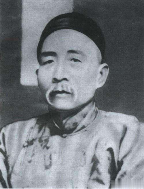 1882年4月25日，法军李威利上校率领法军700人突然发难，袭取河内，中法之战
