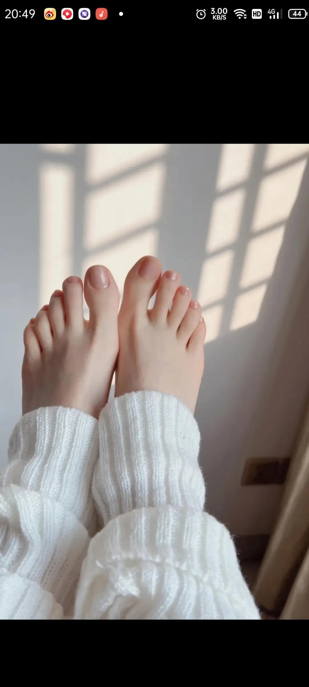 有个网友说:以前男人给女生彩礼，娶得都是完璧之身黄花大闺女，而现在花了几十万彩礼