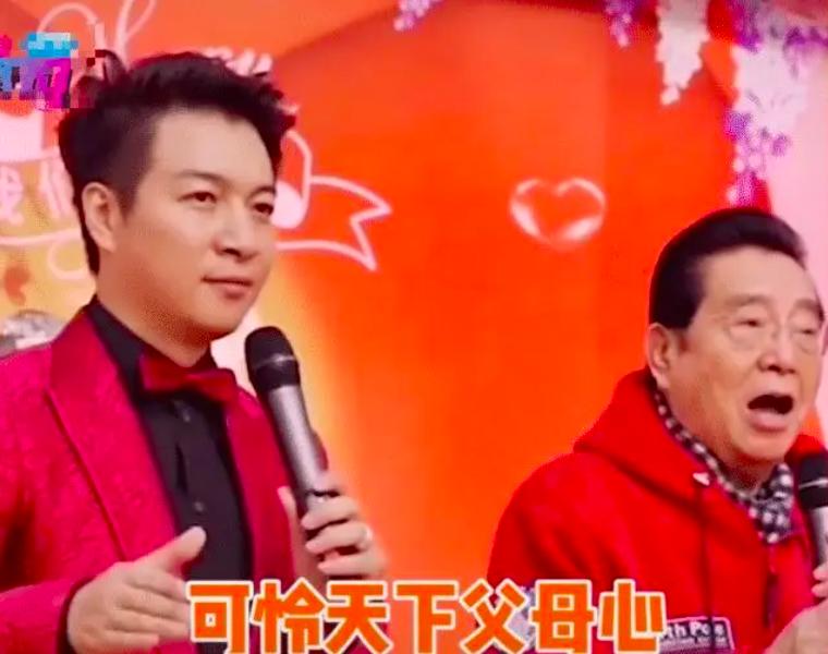 李双江今年都已经84岁了，这么大的高龄，走路都颤颤巍巍的，却还要在外面接商演赚钱