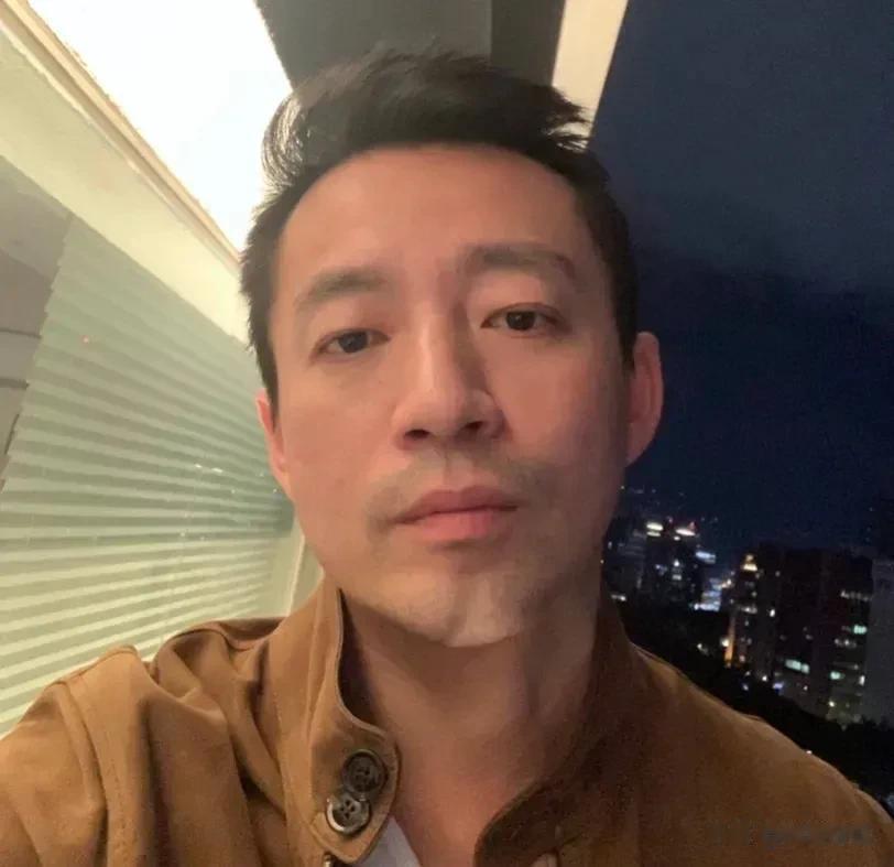 总感觉汪小菲自与大S离婚后，整个人都变无精打采了，完全没有了往日的风采与精气神。