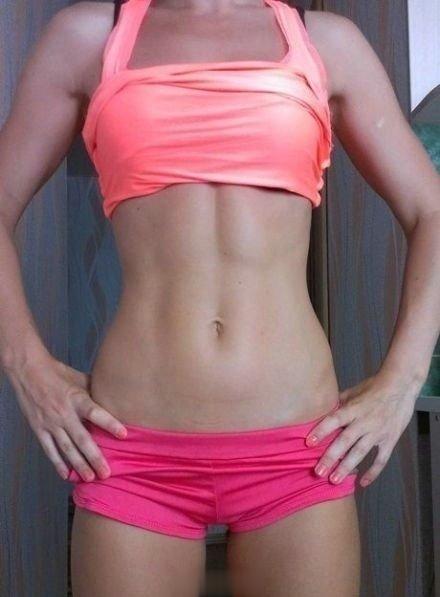 【平板支撑，每天一分钟全身瘦】每天坚持做可以让平坦的小腹重见天日。属于消耗式塑身