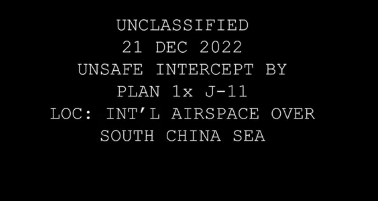 美军公布我军战斗机挂弹驱离美军