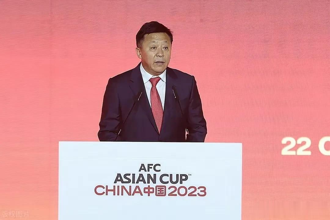 这个问题我觉得存疑，反正现在他已经进去了，怎么说都行。但把放弃亚洲杯承办权一事扣
