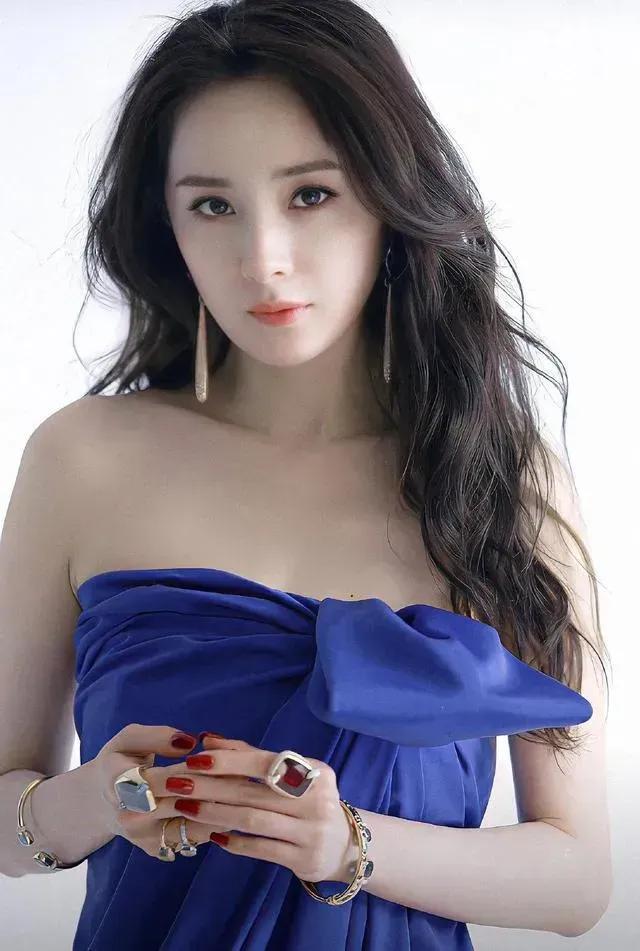 一直以为杨幂最引以为傲的是她的