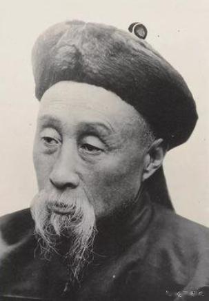 他是满洲他他拉氏，也是光绪帝妃子瑾妃和珍妃的堂兄。光绪六年（1880年）进士及第