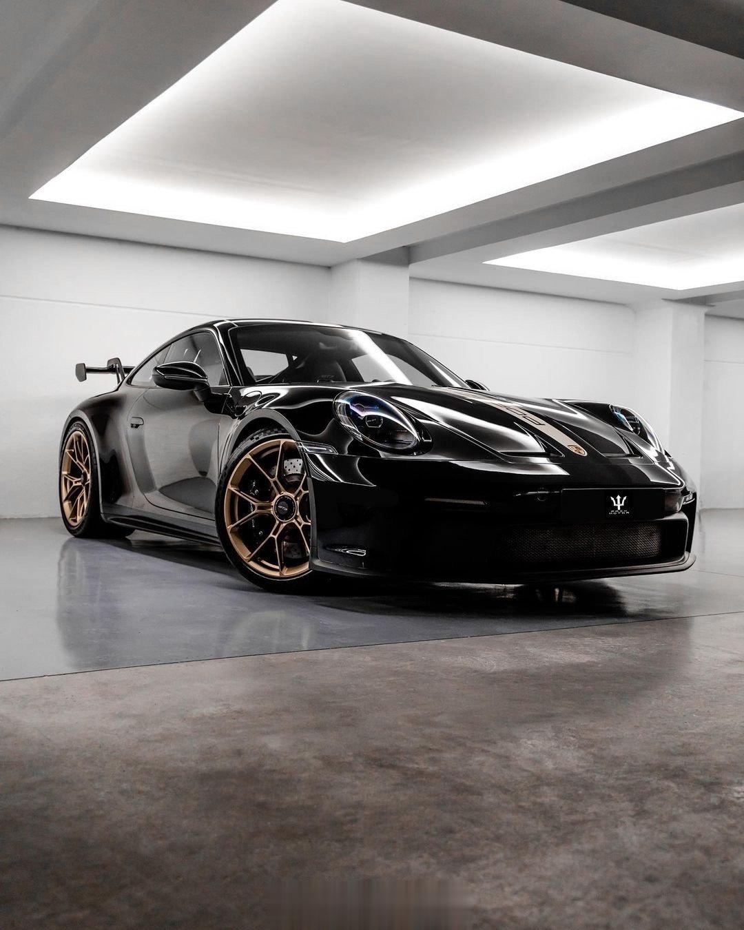 Low profile 🥷🏿 Porsche GT3 ​​​