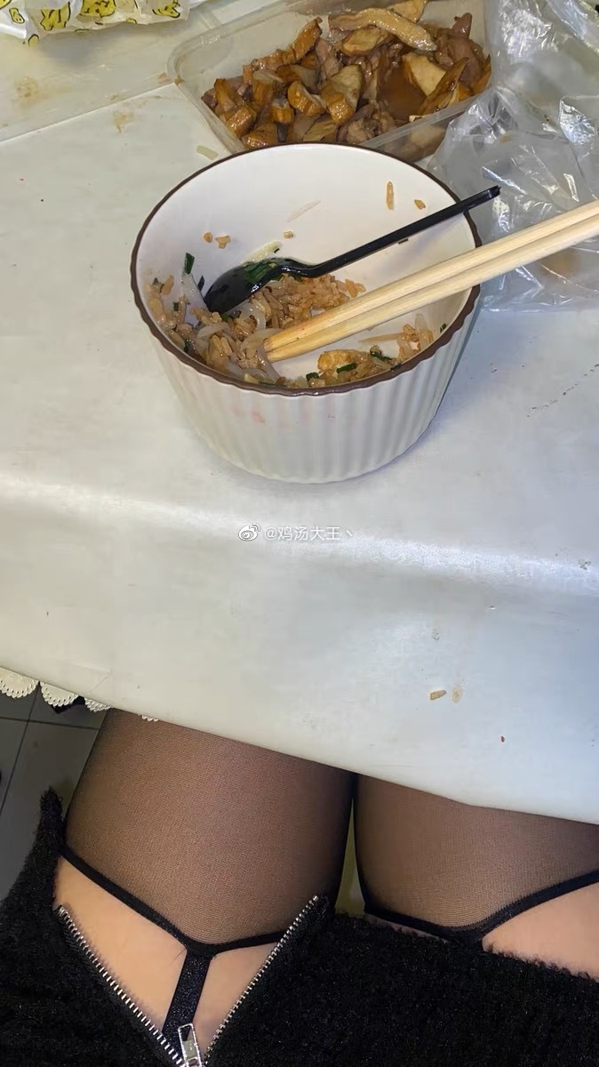 💚洗脚水不能洗脸游泳池里却有很多脚虚伪矫情自己跟自己过不去 ​​​